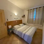 Hébergement de vacances Avec Piscine Et Climatisation *