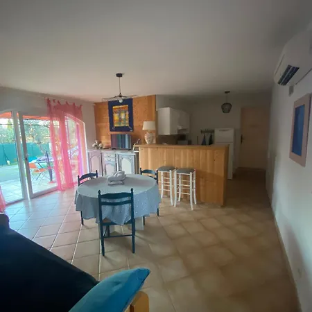 Avec Piscine Et Climatisation בית נופש Buzignargues