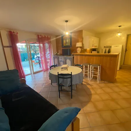 Avec Piscine Et Climatisation Holiday home Buzignargues