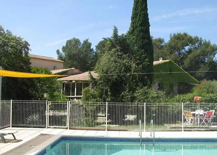 Avec Piscine Et Climatisation Buzignargues