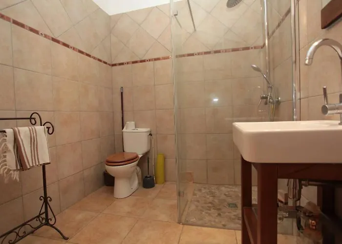 Avec Piscine Et Climatisation